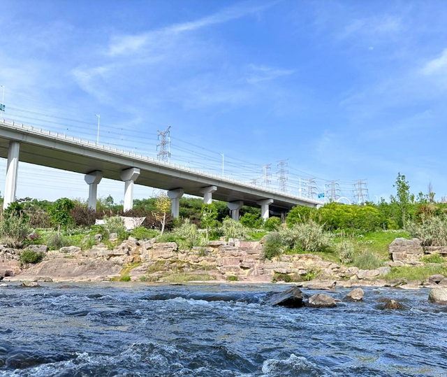 重庆北碚水土全免费小众露营 玩水 滑草 挖野草胜地-竹溪河湿地公园