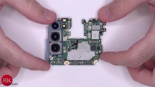 三星note20拆机:内部密密麻麻,电池异常难取