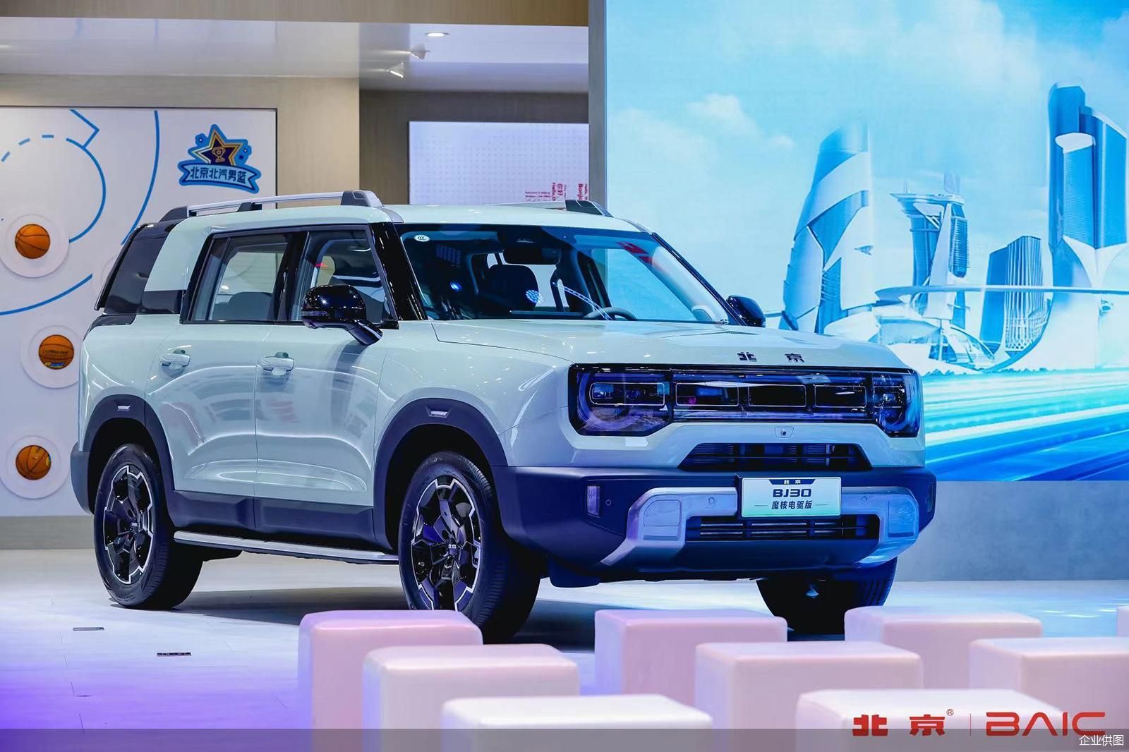北京汽车带来了bj60魔核电驱版,全新bj40魔核电驱版两款最新落地产品
