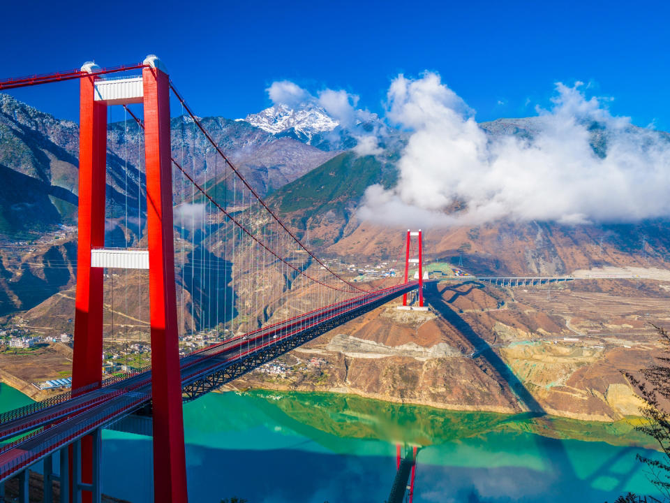 四川公路设计院成立70周年 打造众多"超级工程"