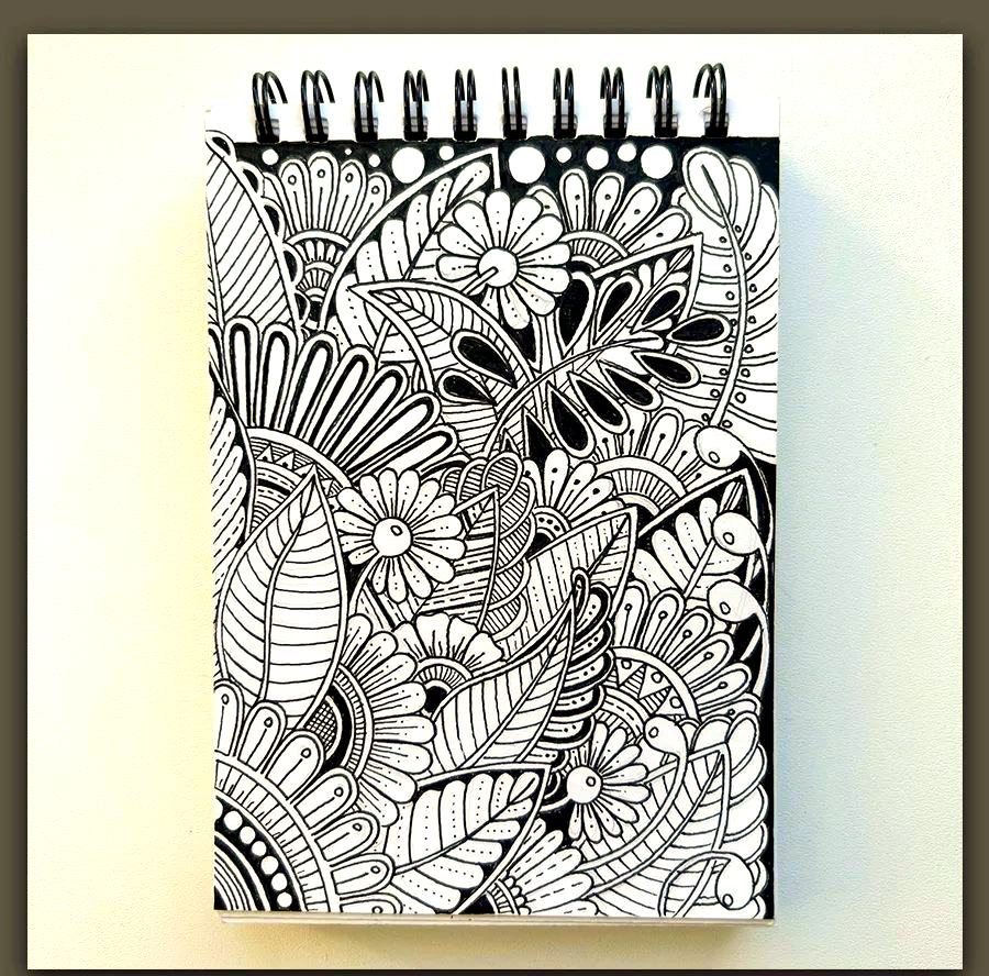 艺术探索:缠绕画中的线条与情感,带你领略黑白装饰画的魅力