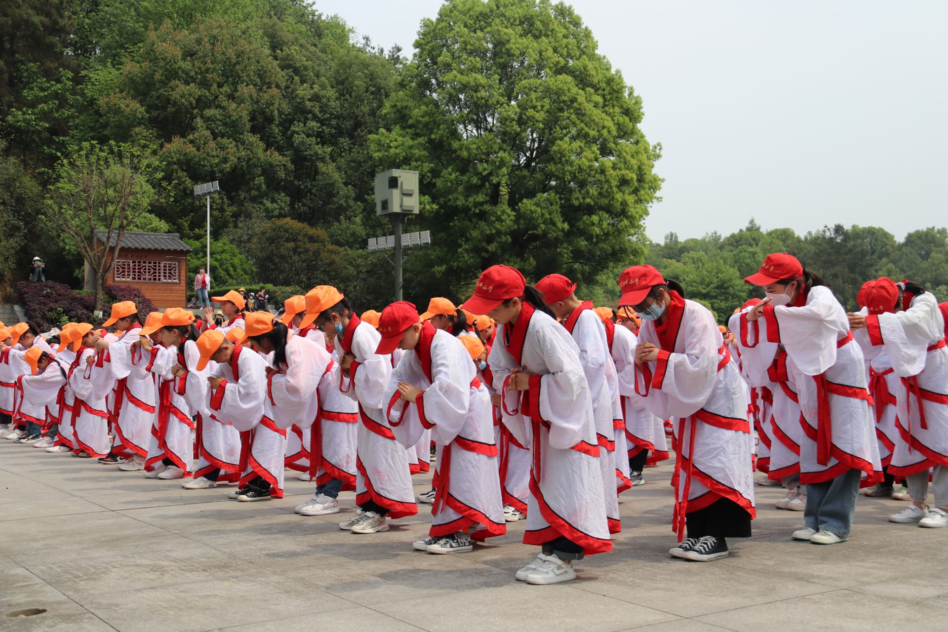 兴山县峡口镇中心小学开展屈原文化主题研学