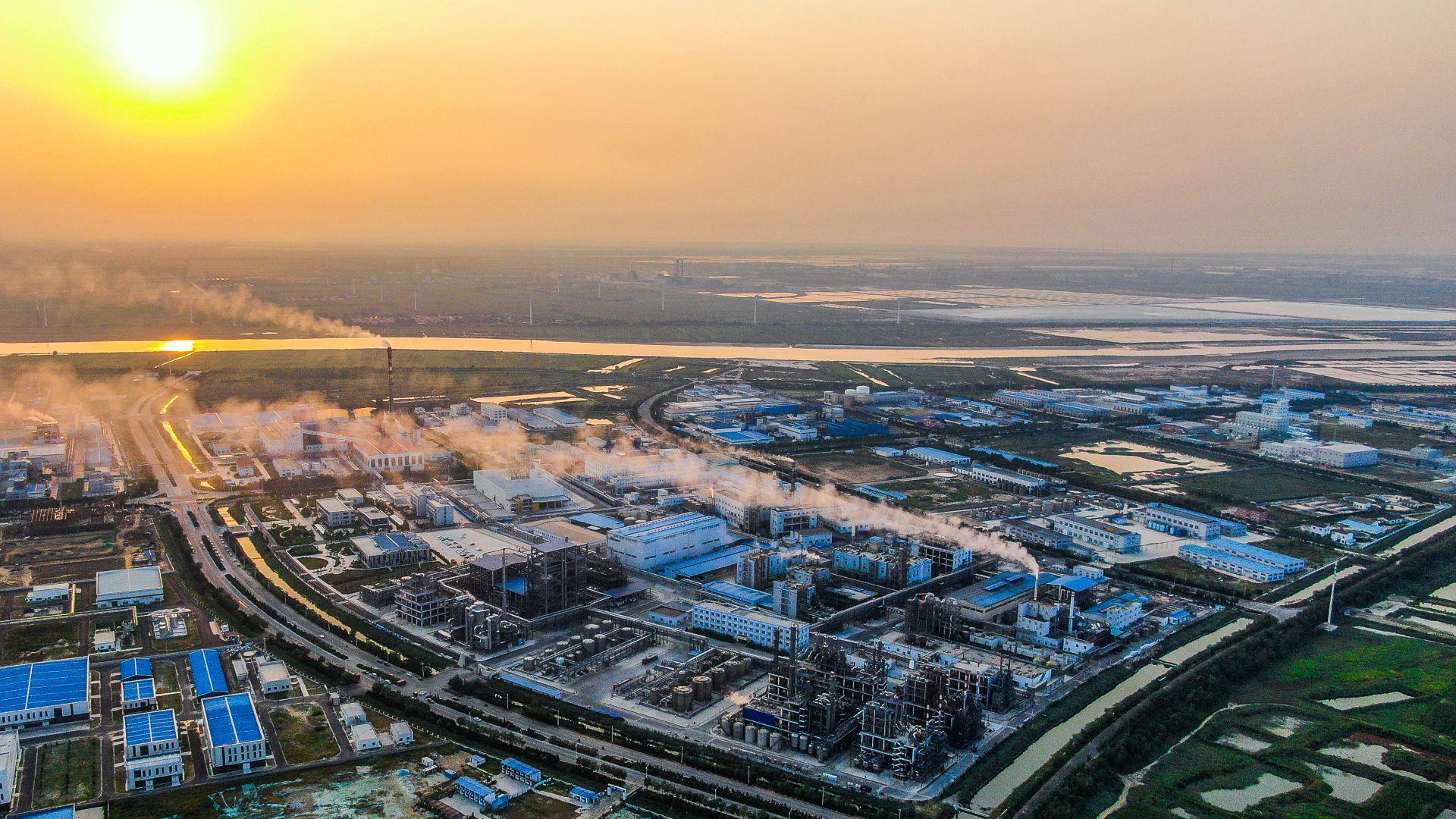 平度新河化工园区海湾精化厂区.