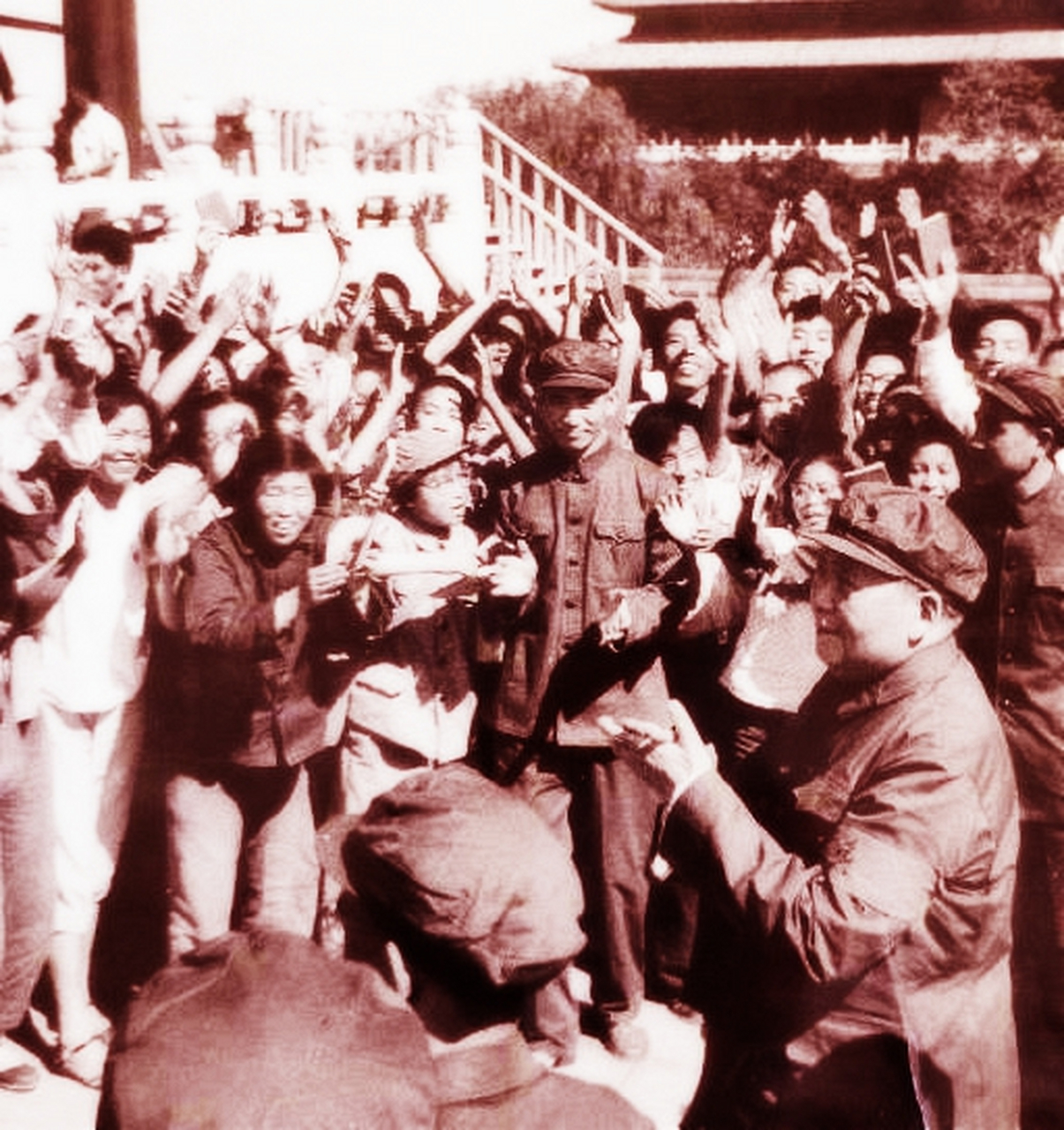 1966年8月31日,第二次大阅兵现场热闹非凡.