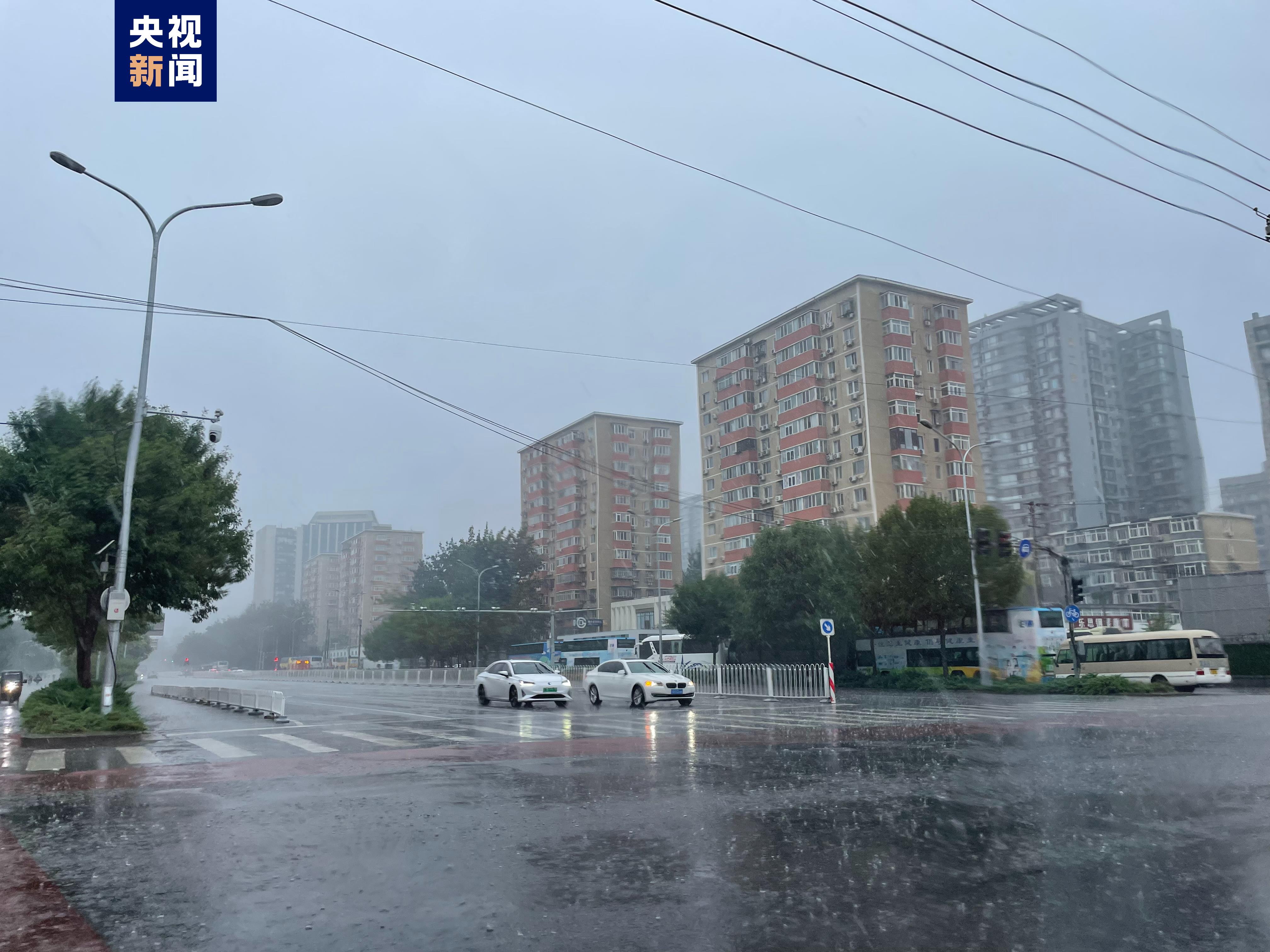 北京广渠门暴雨图片