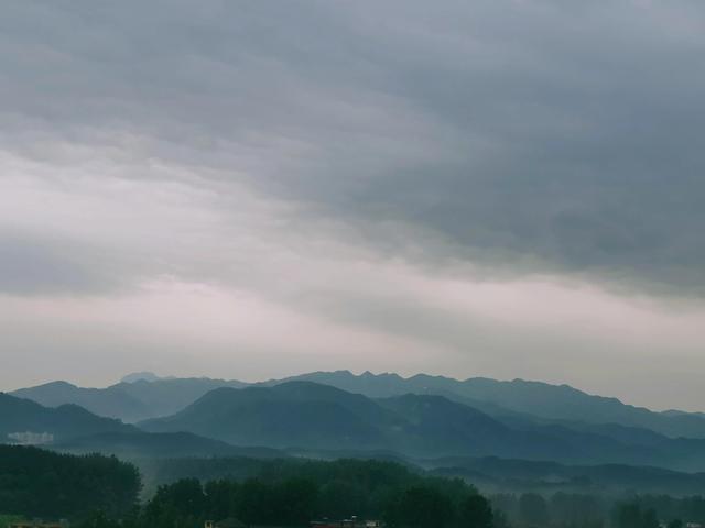 如梦令 山远浅浅黛眉