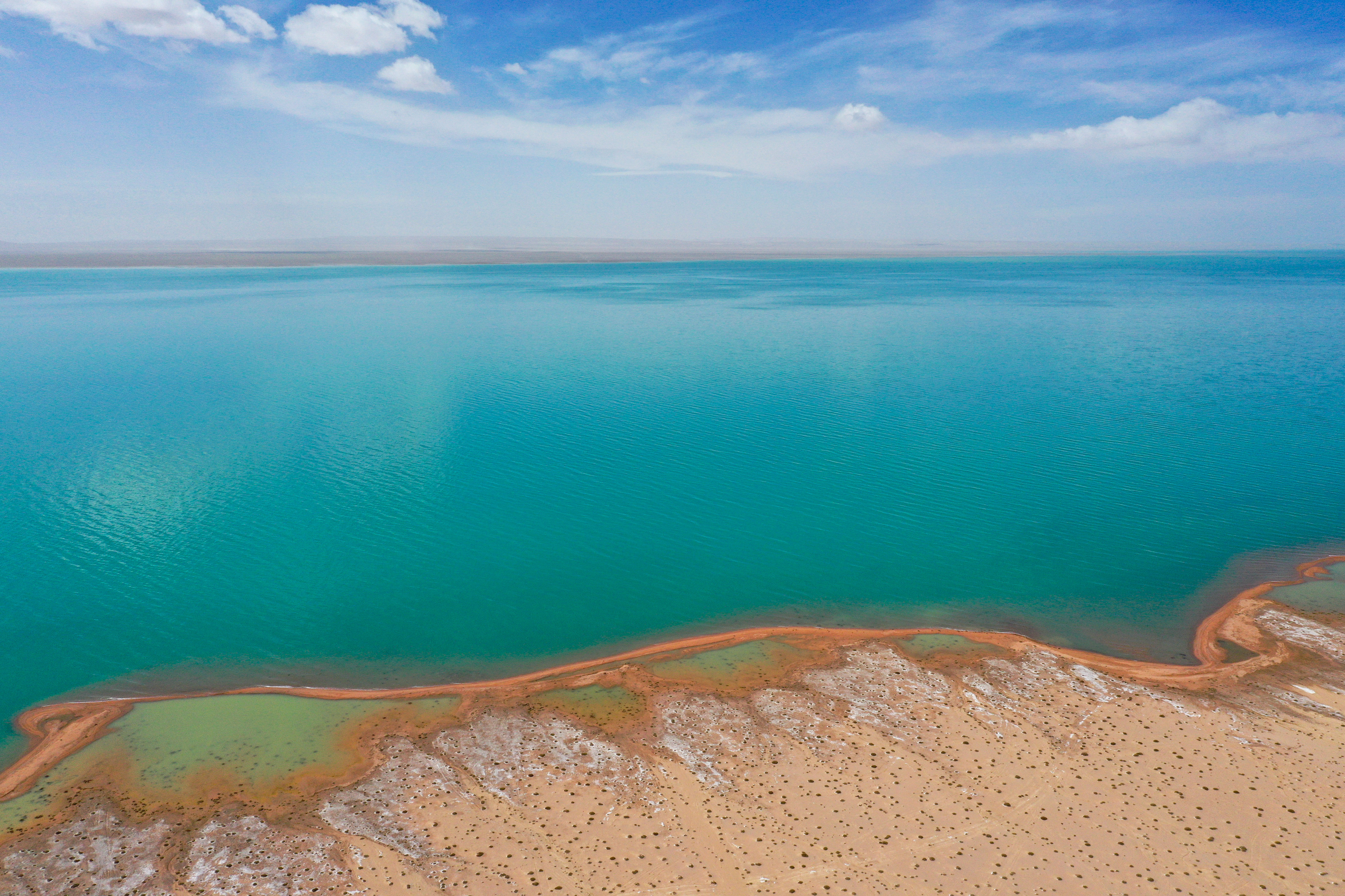 (美丽中国)新疆阿雅克库木湖夏日美景