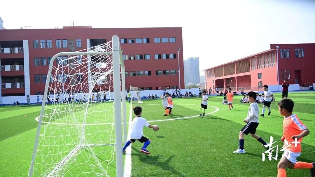 深圳中学龙岗学校(集团)总校长姚亮:好的教育,是激发学生成长的内驱力