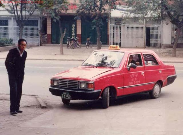 谁还记得成都夜明珠汽车?它推出的车型不多,但每一台都很有趣