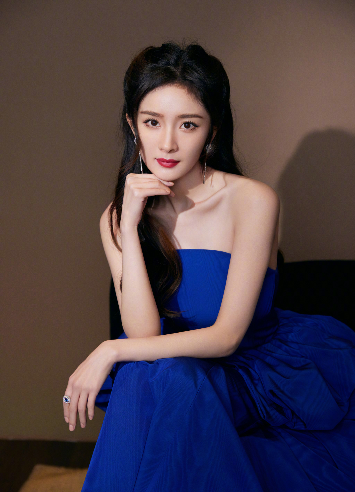 时尚"带货女王"杨幂,绚丽舞台,蓝色经典