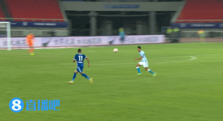 谢鹏飞戴维森进球时刻_中超-宋文杰传射吉列尔梅双响 广州城4-1河北_中超武汉三镇对阵广州城比赛结果