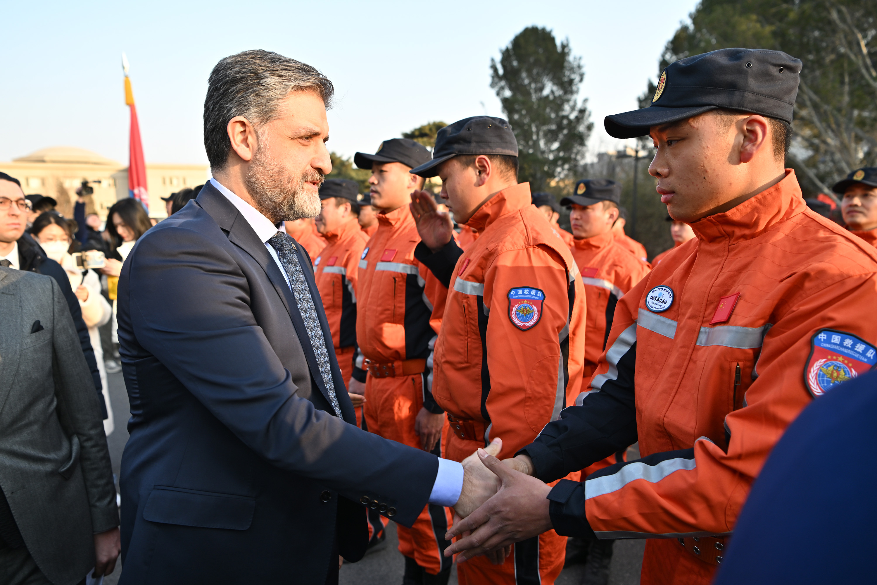 中国救援队赴土耳其实施国际救援