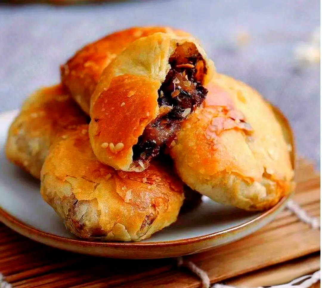 安徽传统小吃:从蒿子粑粑到徽州毛豆腐的独特风味