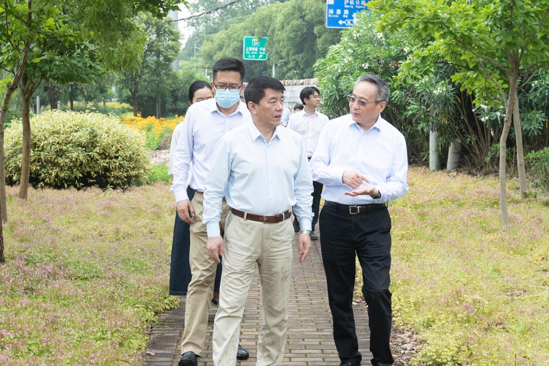 市委副秘书长燕爽来柘,人大代表为民发声