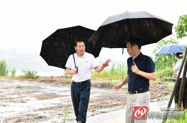 全力以赴防汛抗灾 从严落实主体责任 石希欣深入辰溪督导防汛工作