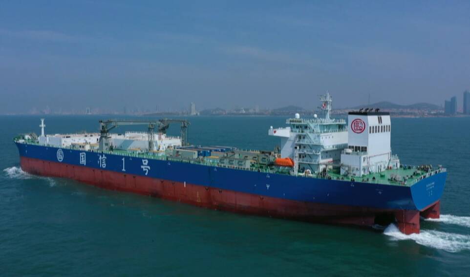 载着鱼儿去放牧!"国信1号"首创游弋式"船载舱养" 开启深远海养殖先河