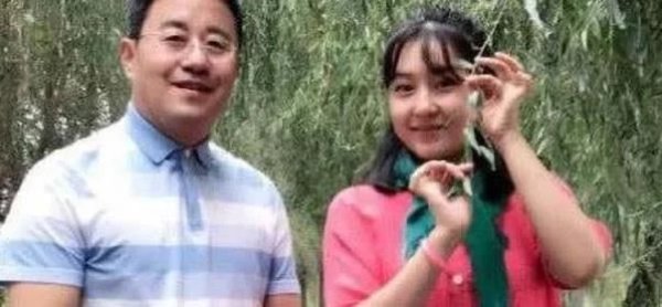 乡村爱情:王长贵和王香秀在现实中的关系,网友:嫁了一个爹?
