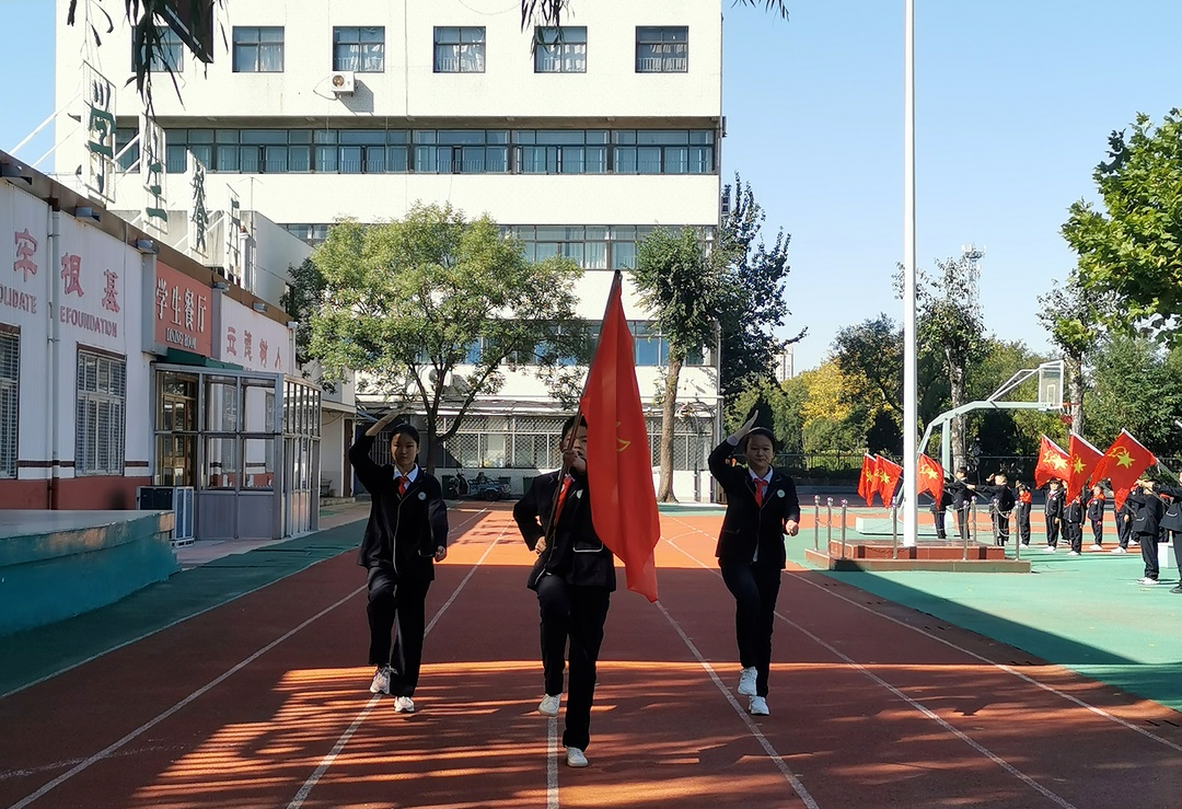 潍坊外国语学校|庆祝建队73周年暨新队员入队仪式