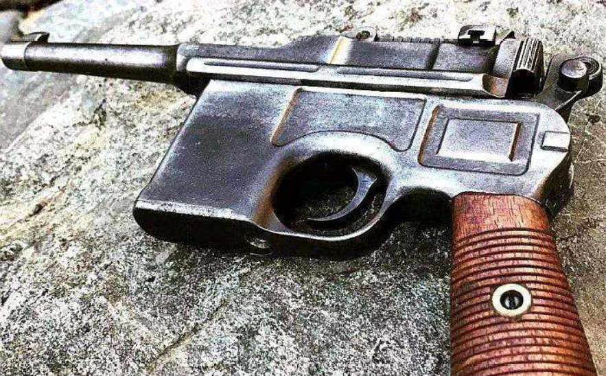 用驳壳枪冲锋,女战士穿丝袜,这种场景在抗战中真的可能出现吗?