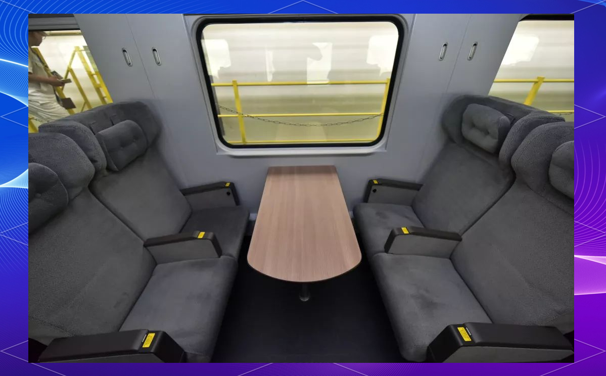 绿巨人震撼亮相,颠覆传统普速列车印象