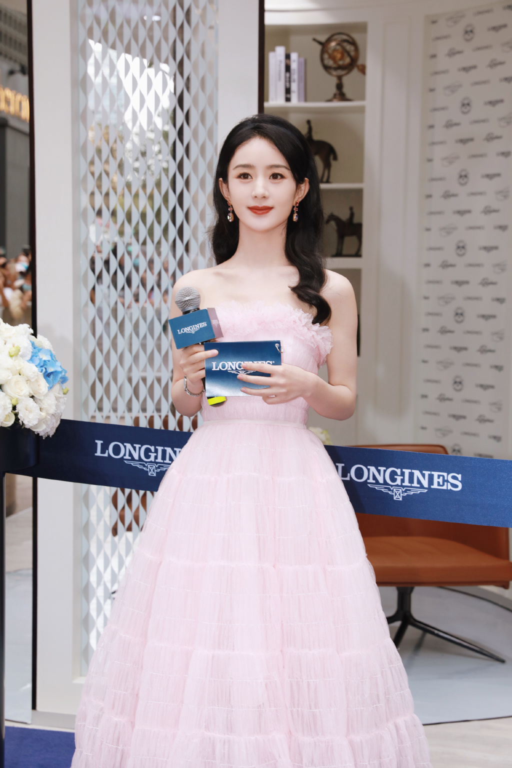 工作室公开赵丽颖活动现场照&侧拍花絮 第二次云南之行连空气都是粉色