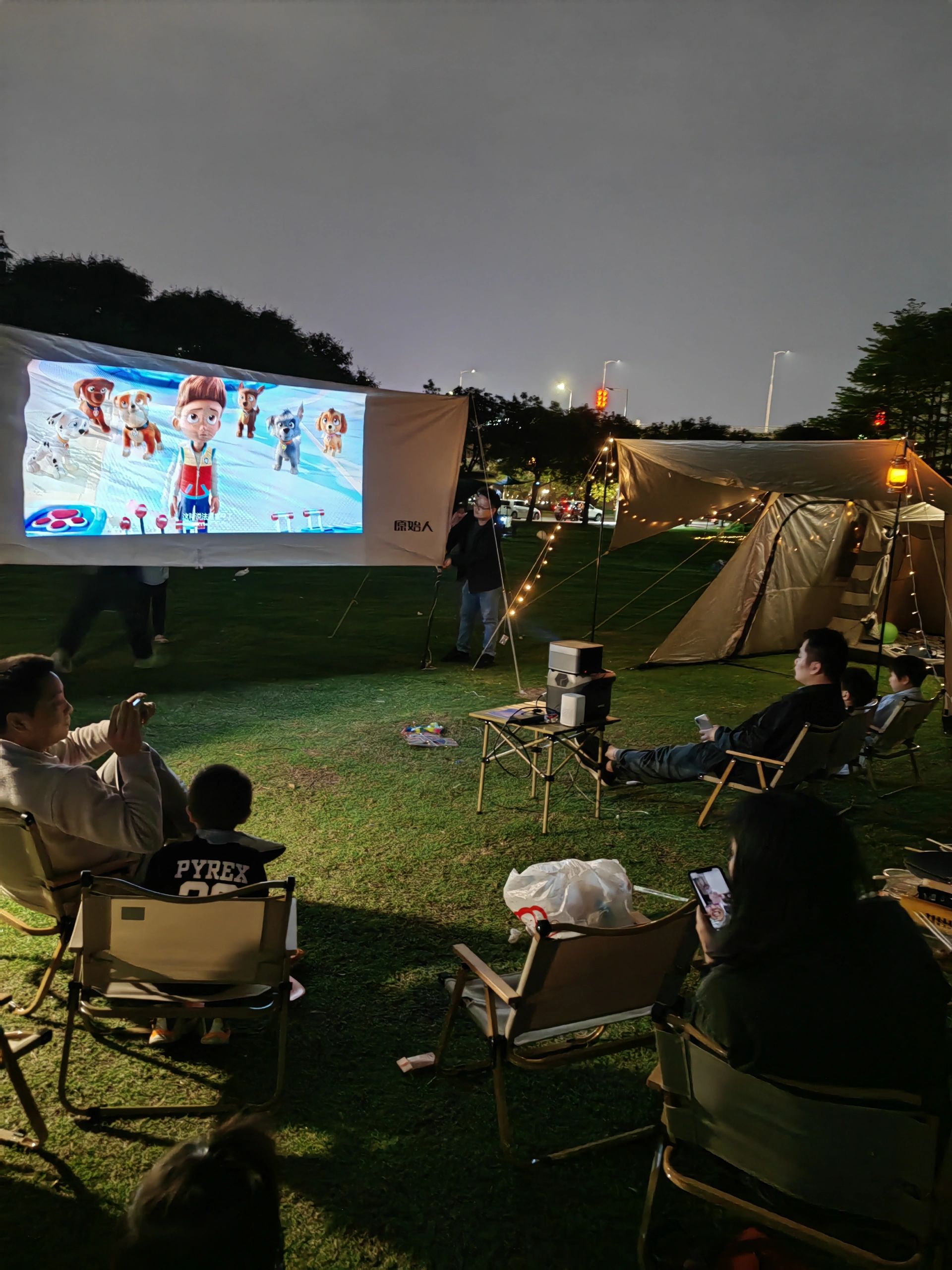 上海乐活营地夜间团建活动:挑战自我,点亮夜晚