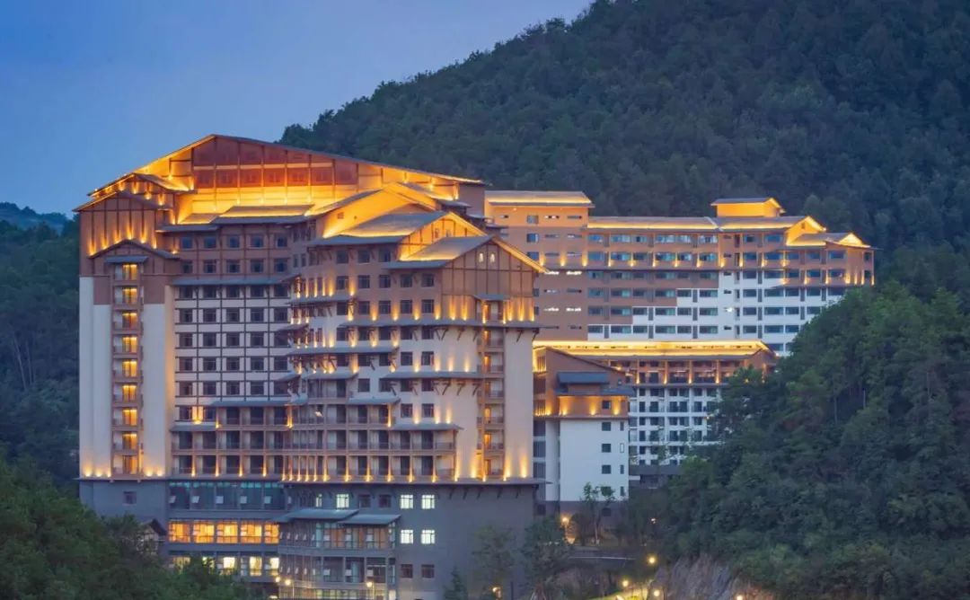 好玩到爆的"520急救"攻略!去山林吸氧,到湖边吹风,这些民宿浪漫满分!