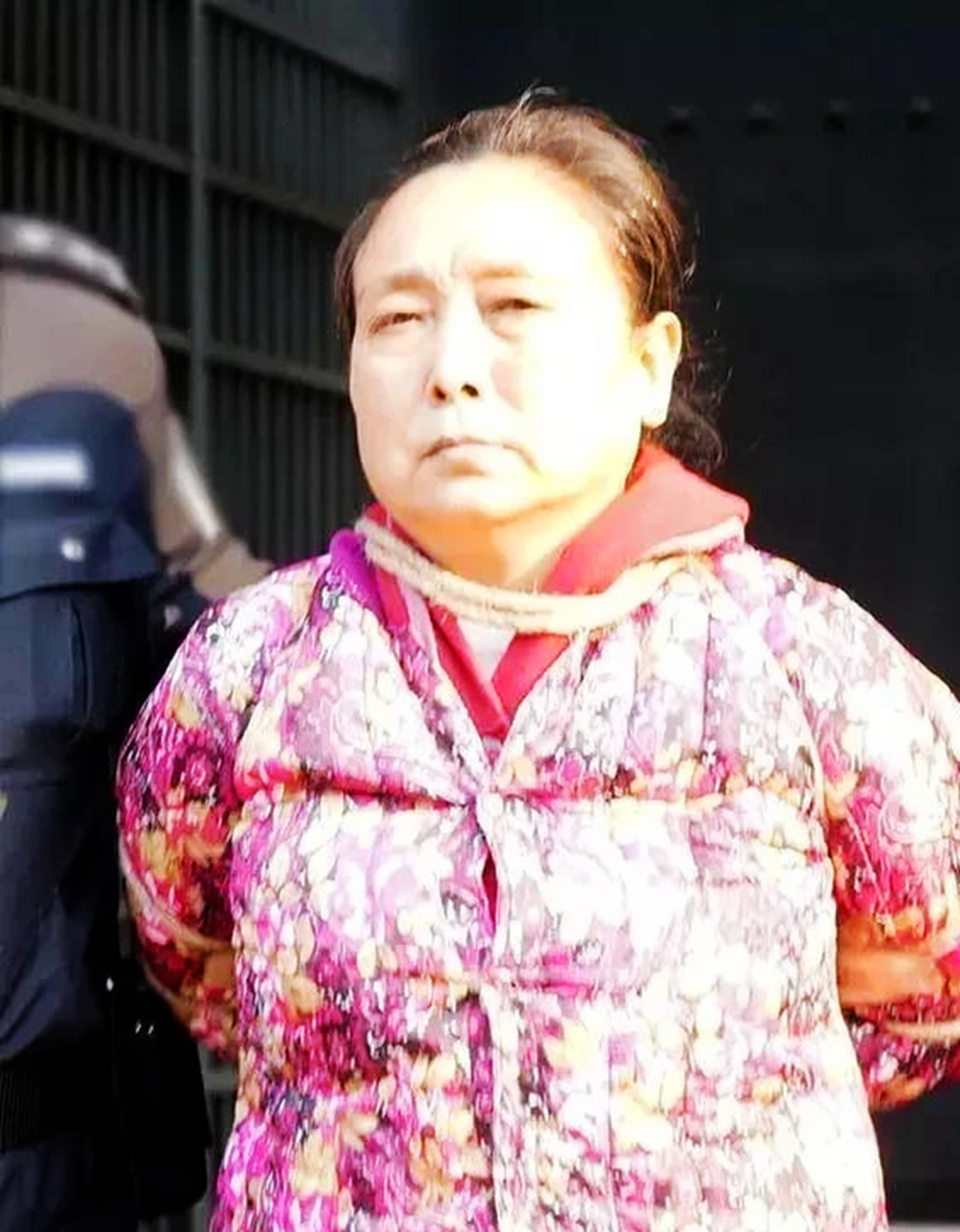 这张2018年拍摄于湖南湘潭的老照片,是女毒枭杨克莲被五花大绑架送上