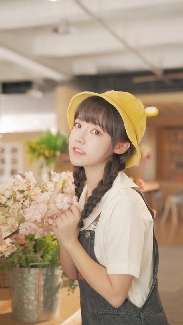 「微量壁纸」——141期,抖音美女之"饭思思"