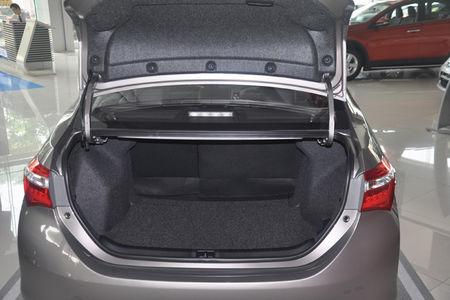 迈锐宝在车内怎么打开后备箱