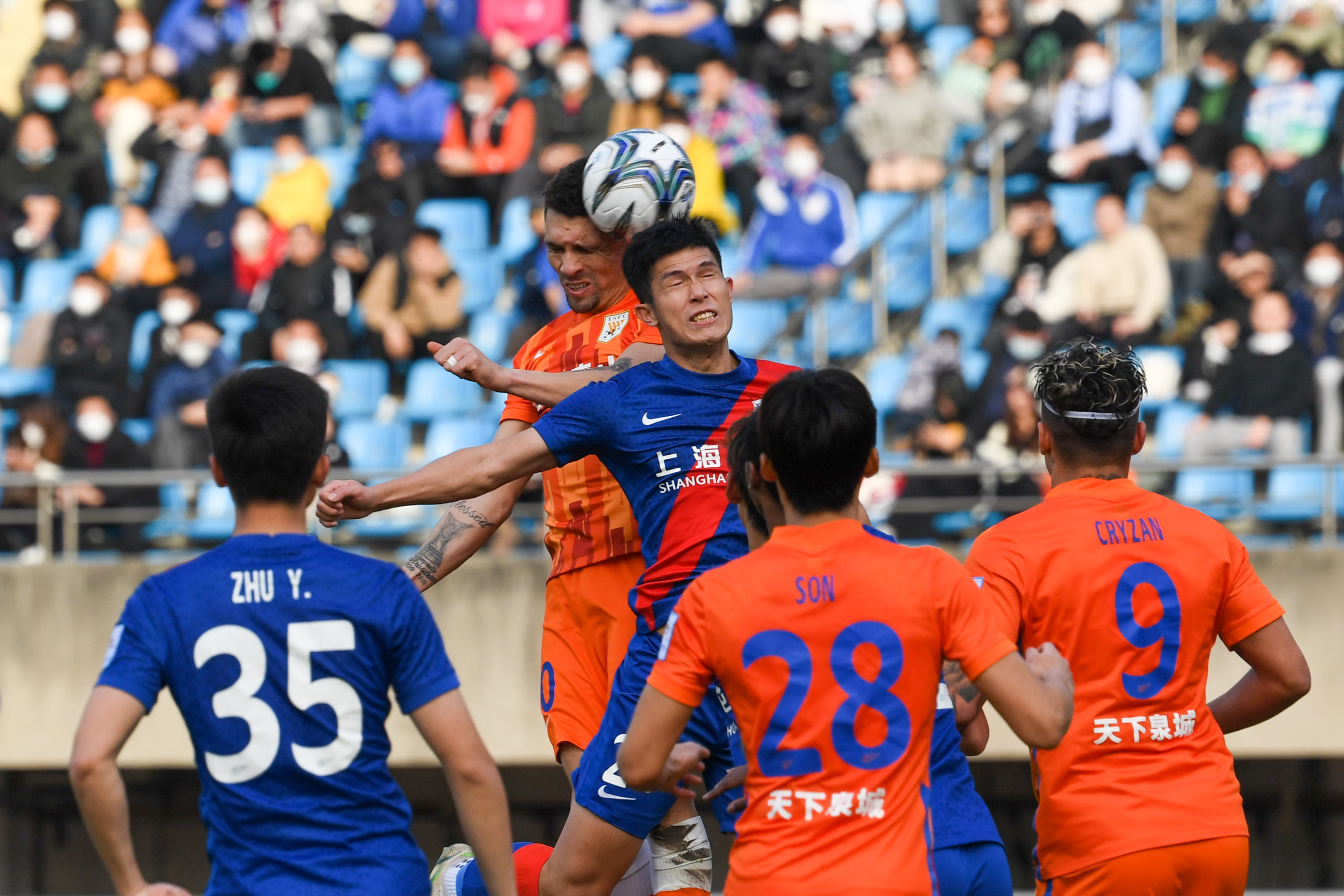 山东泰山队与浙江队晋级中国足协杯决赛