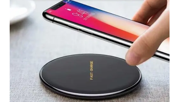 小米无线充电器怎么用