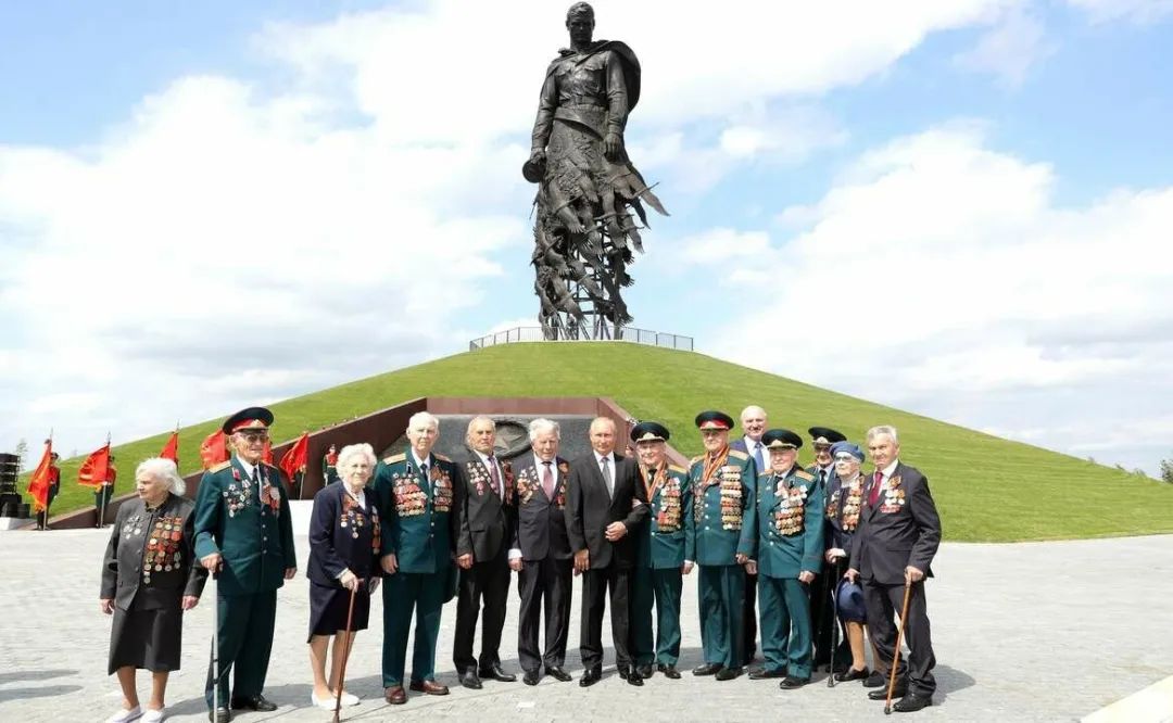 「纪念日」勒热夫苏军战士纪念碑 Мемориал Советско