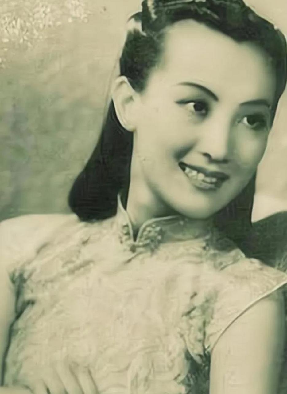 1907年,吴佩孚答应母亲提的要求,把干妹妹张佩兰纳为妾室.