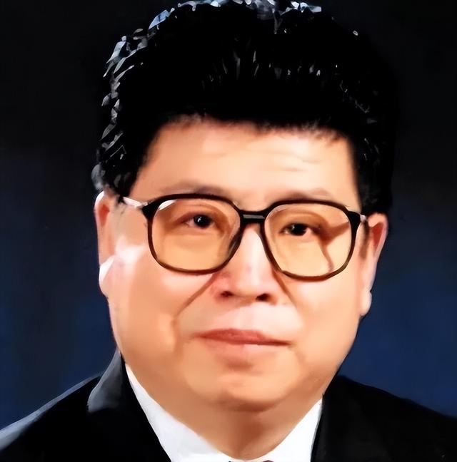 云南"巨贪"高严:霸占公司558平别墅享受,落马后没坐一天牢