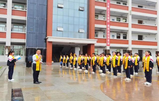 濮阳市油田第十中学举行"敬圣贤 谢恩师"活动