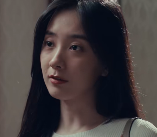 《输赢》被朱颜曼滋圈粉了,她演的空姐好美啊,而且表演也很出彩