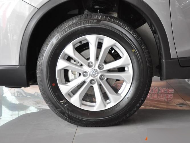 东风日产奇骏使用什么轮胎好