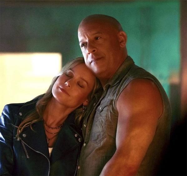 粉丝理论:范·迪塞尔票房表现与戏中穿的背心有关