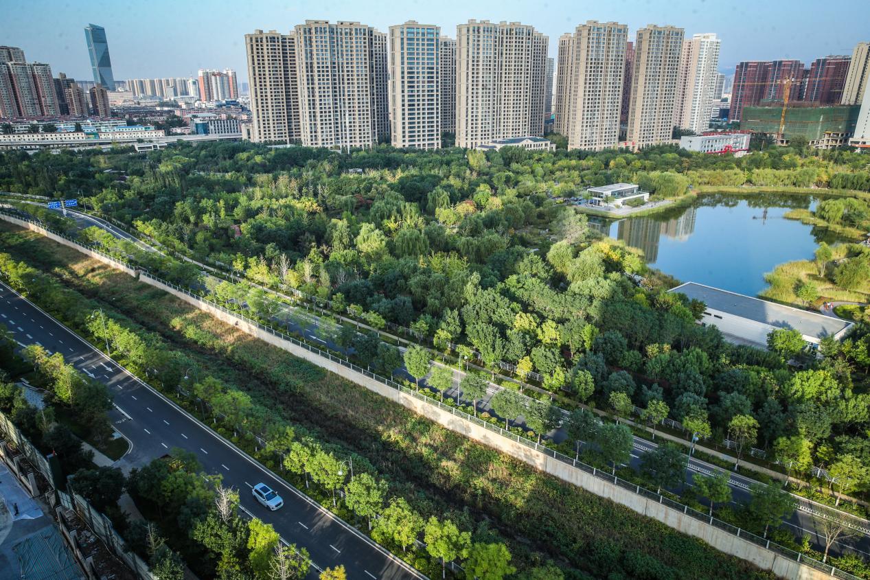 太原和平里举行工地开放日活动