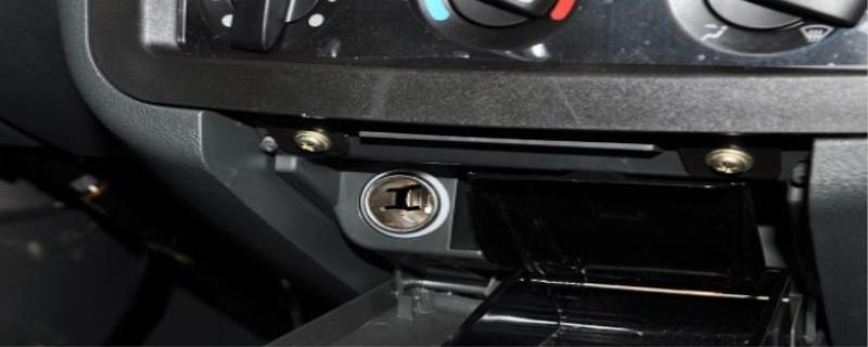 五菱mini点烟器位置图,五菱宏光mini ev点烟器口在哪