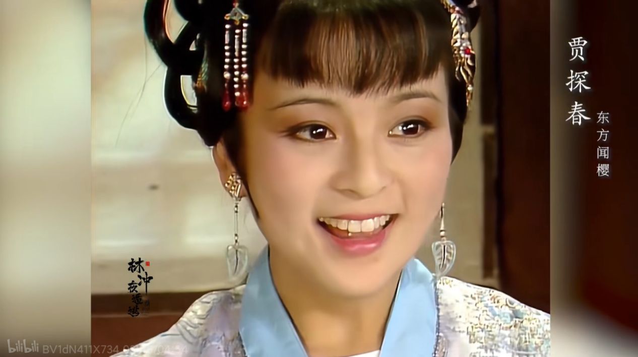 自创名字东方闻樱,从演员转型为制片人,爱情事业双丰收