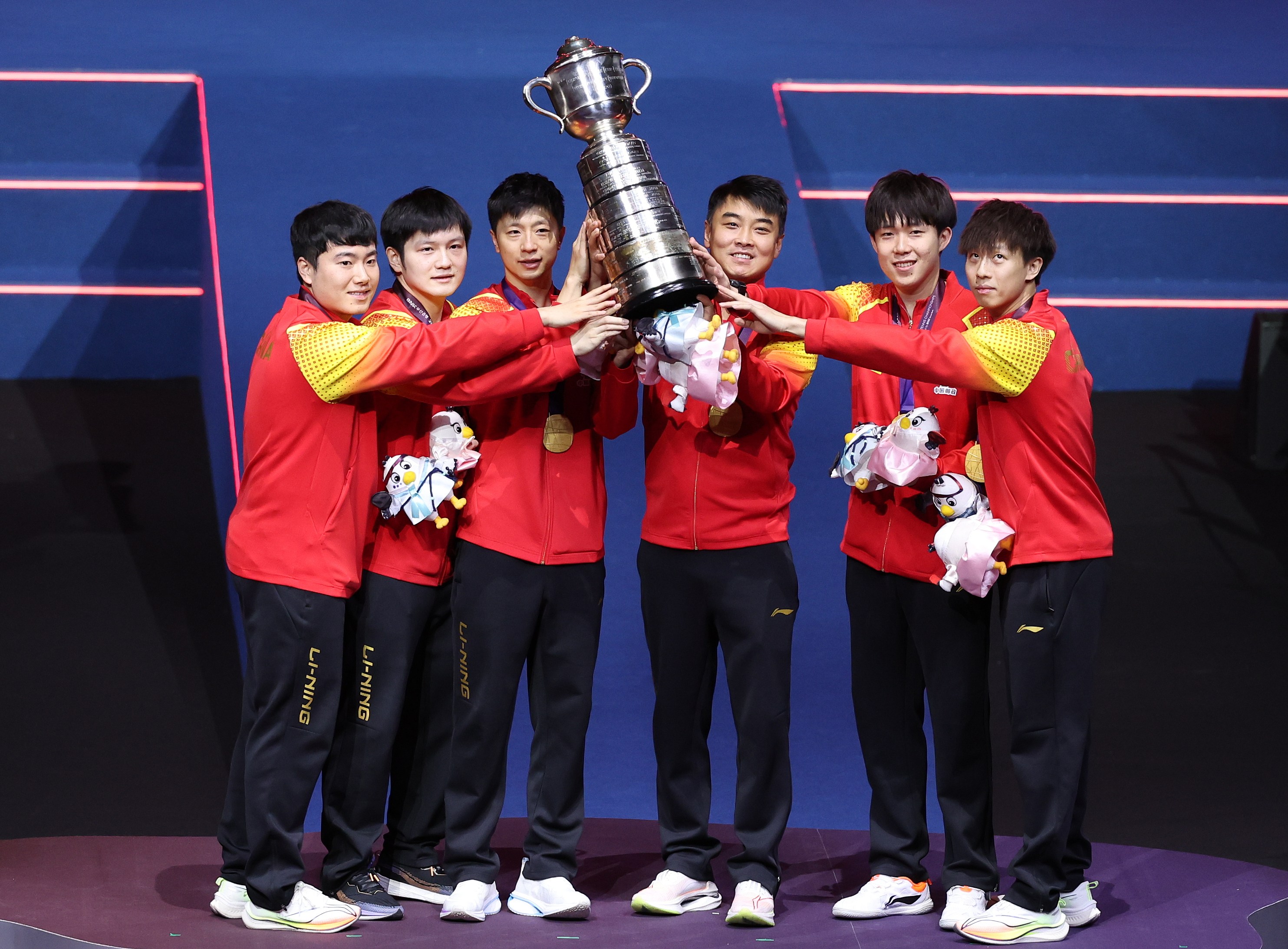 世乒赛男团决赛:中国队夺冠(2)
