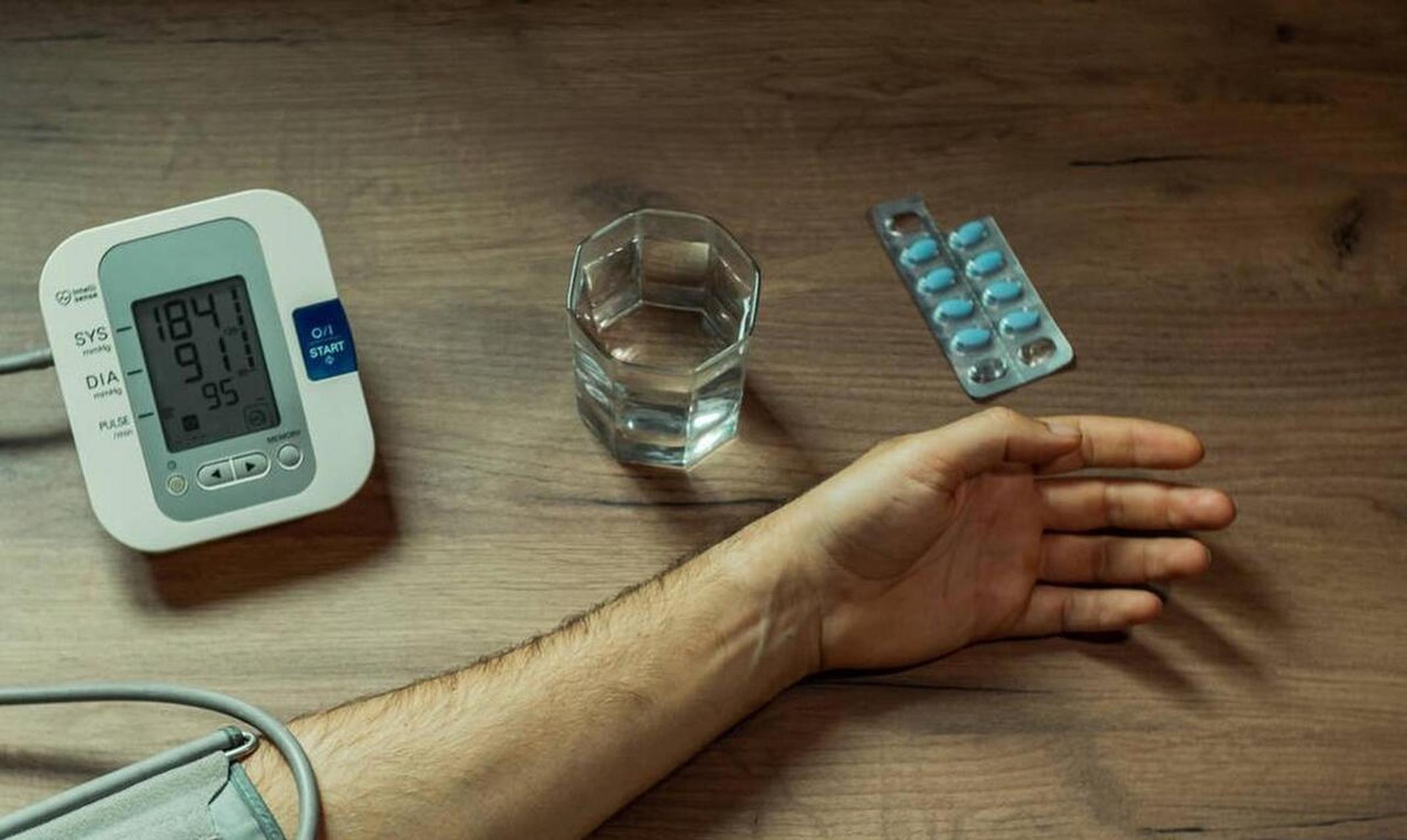 缬沙坦属于血管紧张素2受体拮抗剂(arb)类的降压药物,这类的药物作用