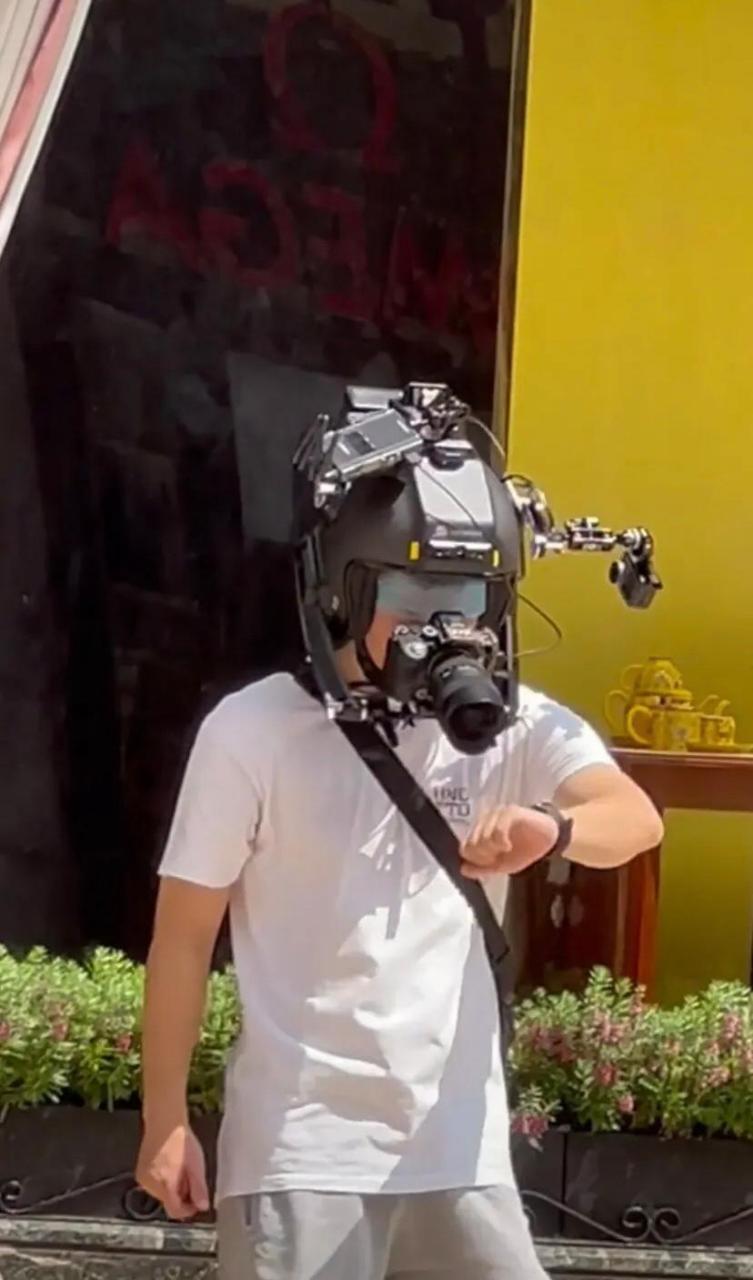 原来头上长摄像头的是这样子啊