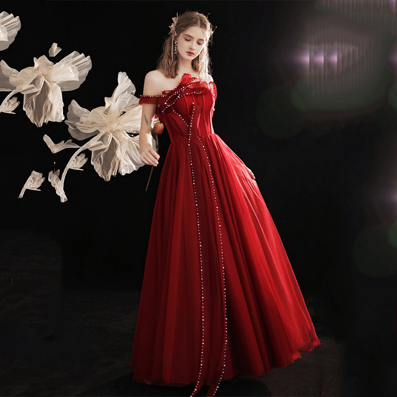酒红色主持人重工轻奢敬酒服钉珠年会一字肩模特走秀星空成年礼服