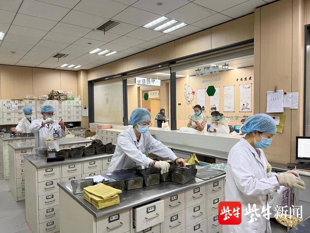 南京秦淮区中医院每天1500多袋汤剂支援隔离点,这个方子能帮您提高