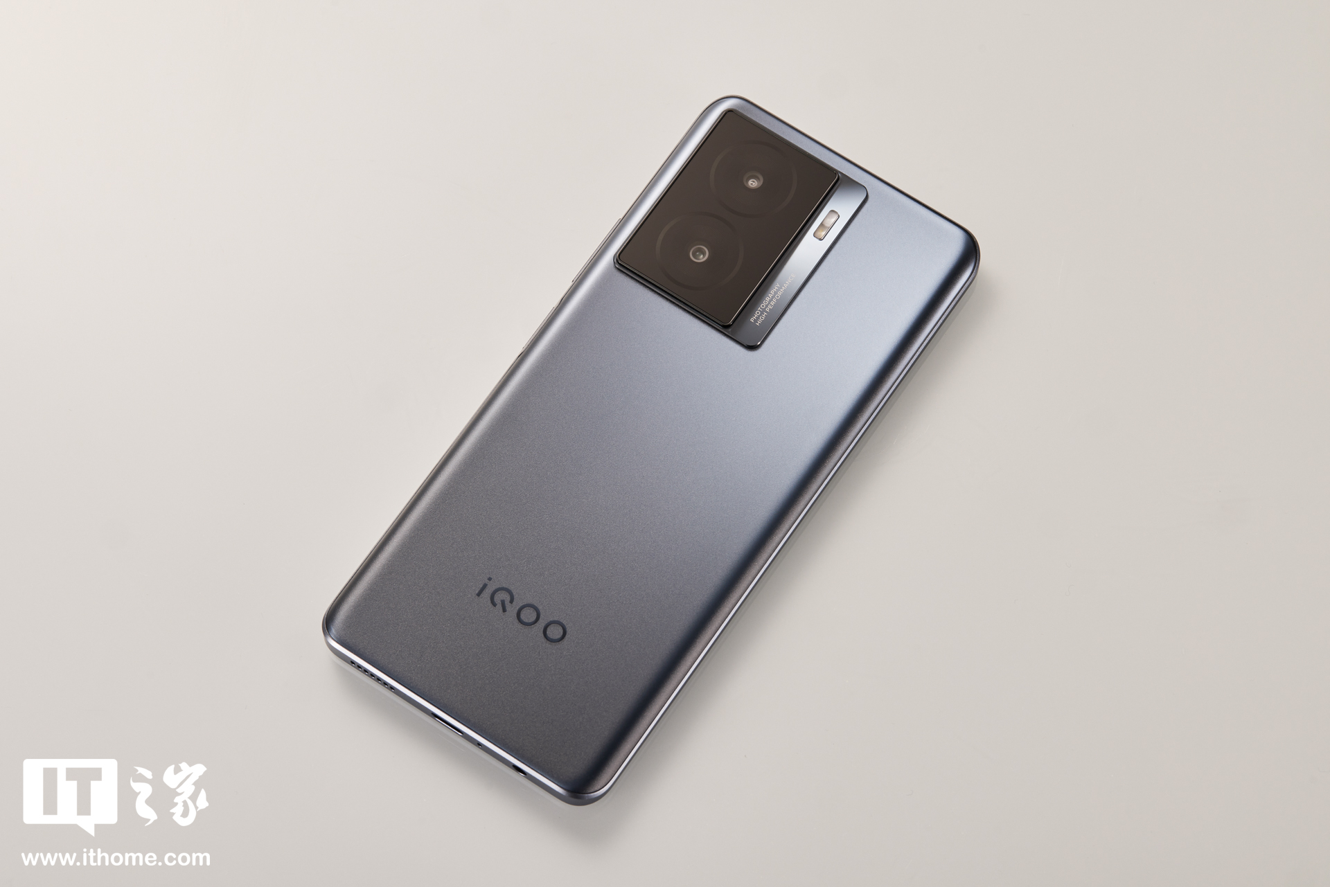 「it之家开箱」iqoo z7/z7x手机图赏:与高端一脉相承,千元机颜值担当