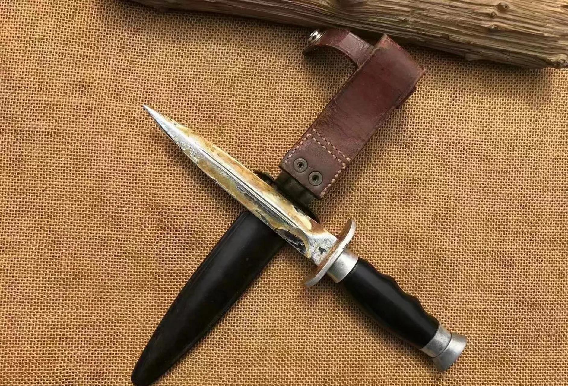 头条创作挑战赛# 84式侦察兵匕首是在65式侦察兵匕首和53式侦察兵