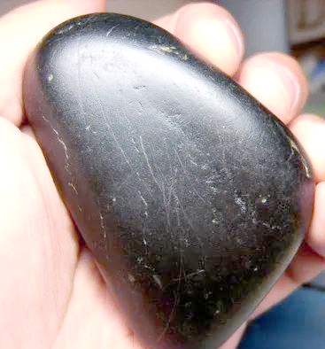 揭秘和田玉"卡瓦石"的真伪:如何区分并避免购买陷阱?